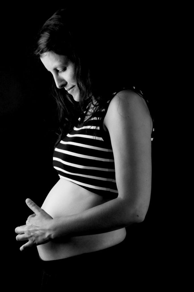Schwangerschaftsfotografie Damen Frauen Schwanger schwarz weiss